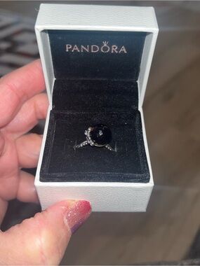 New in Box Pandora Intertwined Forever Bloom Ring with Black Spinel Size 8